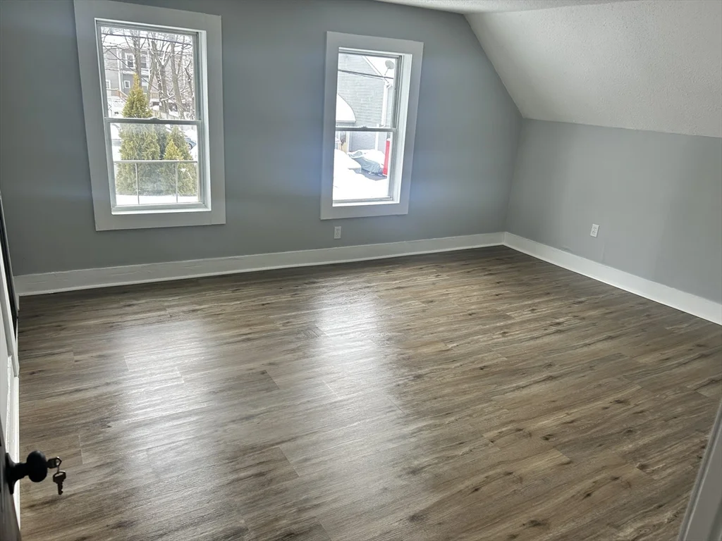 3 bed, 1 bath apartment for rent at 20 Ashland St Unit 1, Haverhill — photo 7 of 14