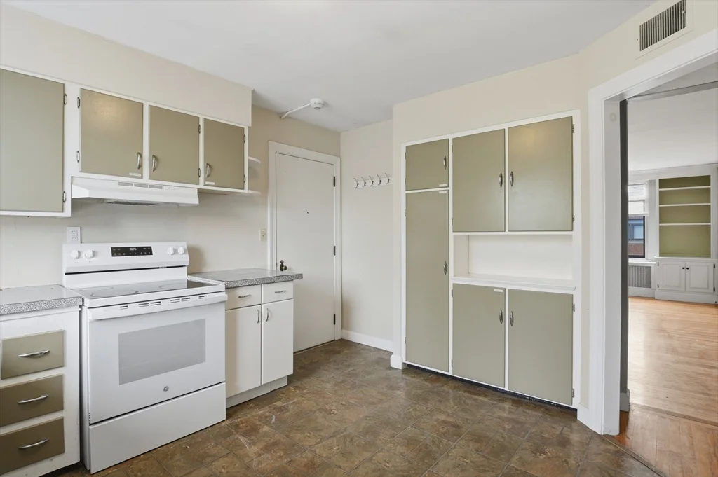 2 bed, 1 bath apartment for rent at 20 Ashland St Unit 3L, Worcester — photo 11 of 23