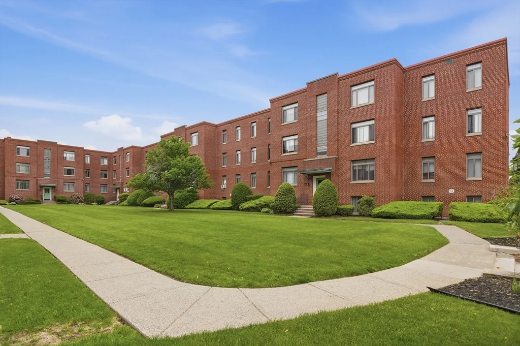 2 bed, 1 bath apartment for rent at 20 Ashland St Unit 3L, Worcester — photo 3 of 23