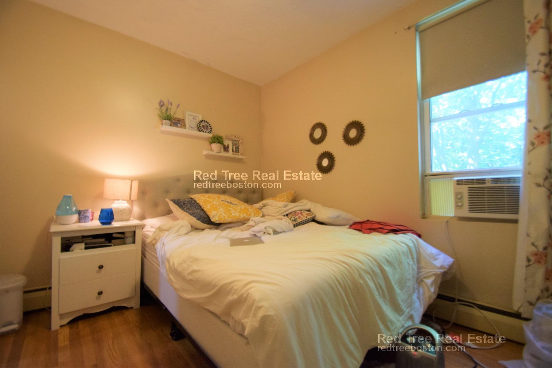 2 bed, 1 bath apartment for rent at 20 Ashley St Unit 2, Jamaica Plain — photo 5 of 7