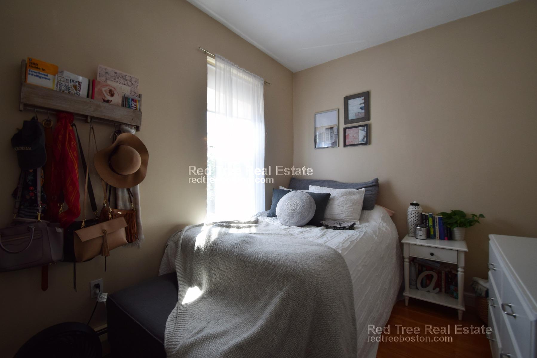 2 bed, 1 bath apartment for rent at 20 Ashley St Unit 2, Jamaica Plain — photo 6 of 7