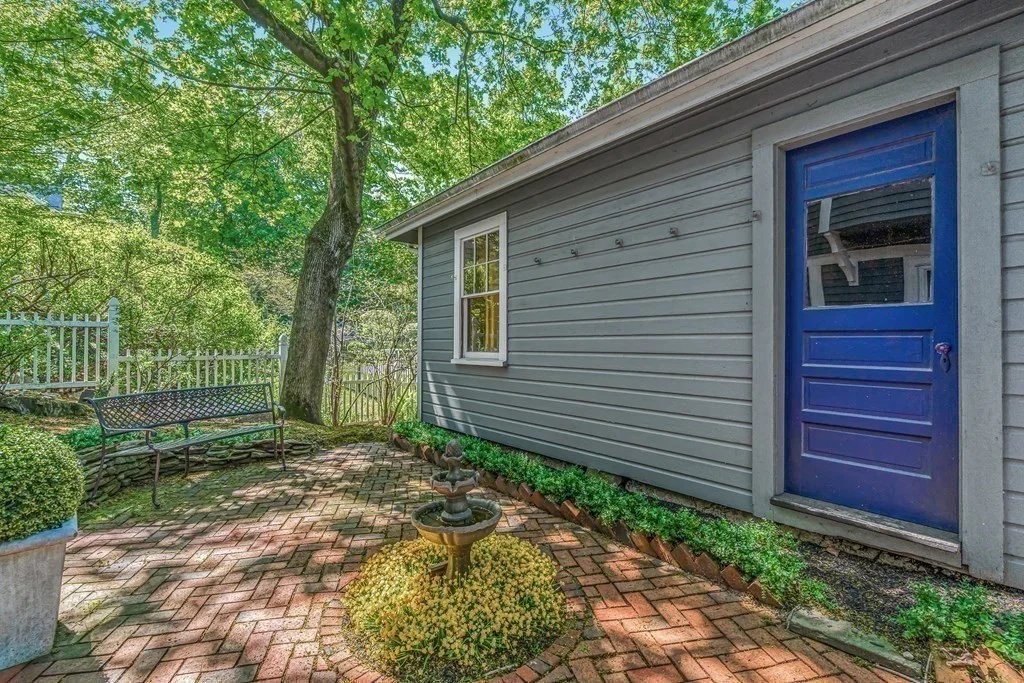 4 bed, 2 bath apartment for rent at 20 Bacon St Unit 20, Winchester — photo 39 of 42