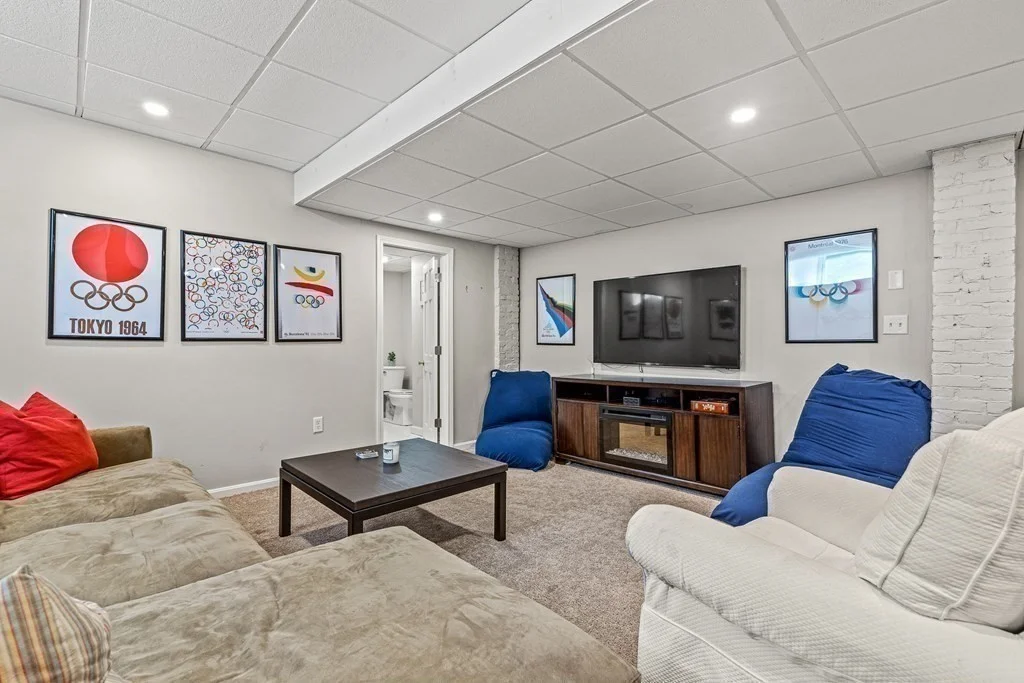 4 bed, 2 bath apartment for rent at 20 Bacon St Unit 20, Winchester — photo 32 of 42