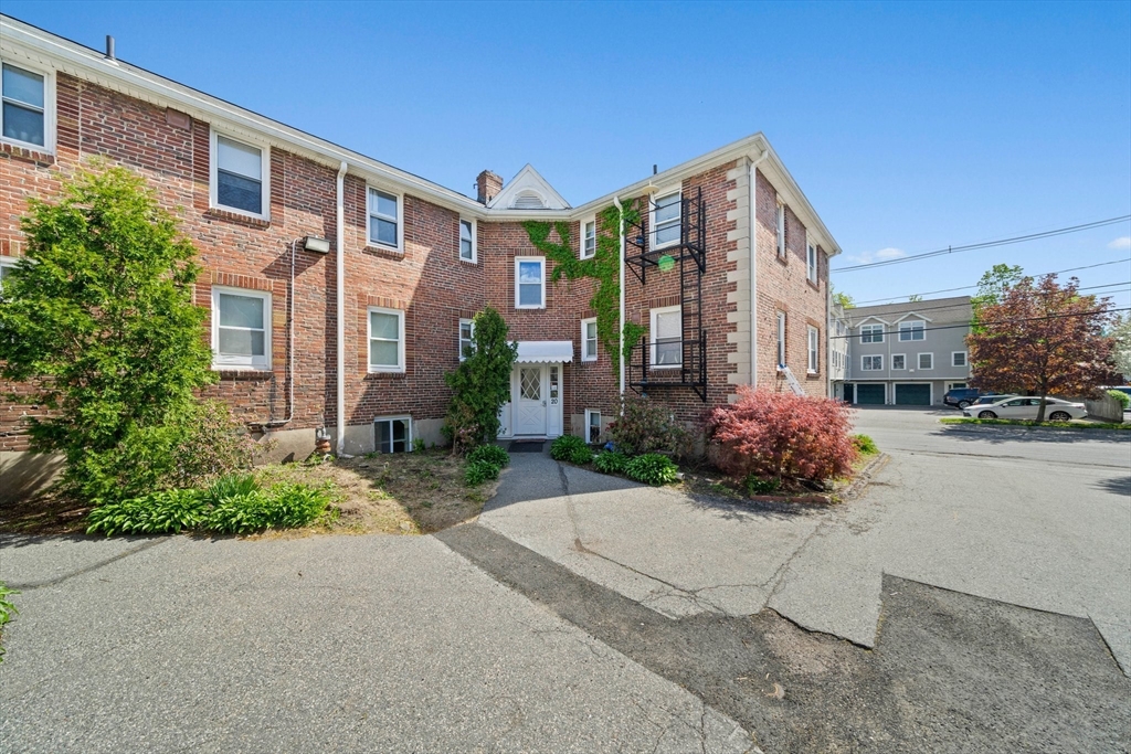 1 bed, 1 bath apartment for rent at 20 Bacon Unit 1, Waltham — photo 8 of 9