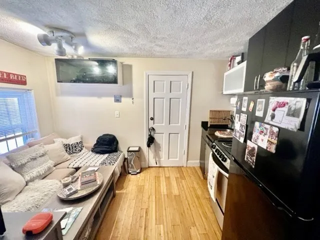 1 bed, 1 bath apartment for rent at 20 Bartlett Pl Unit 2, North End — photo 8 of 13