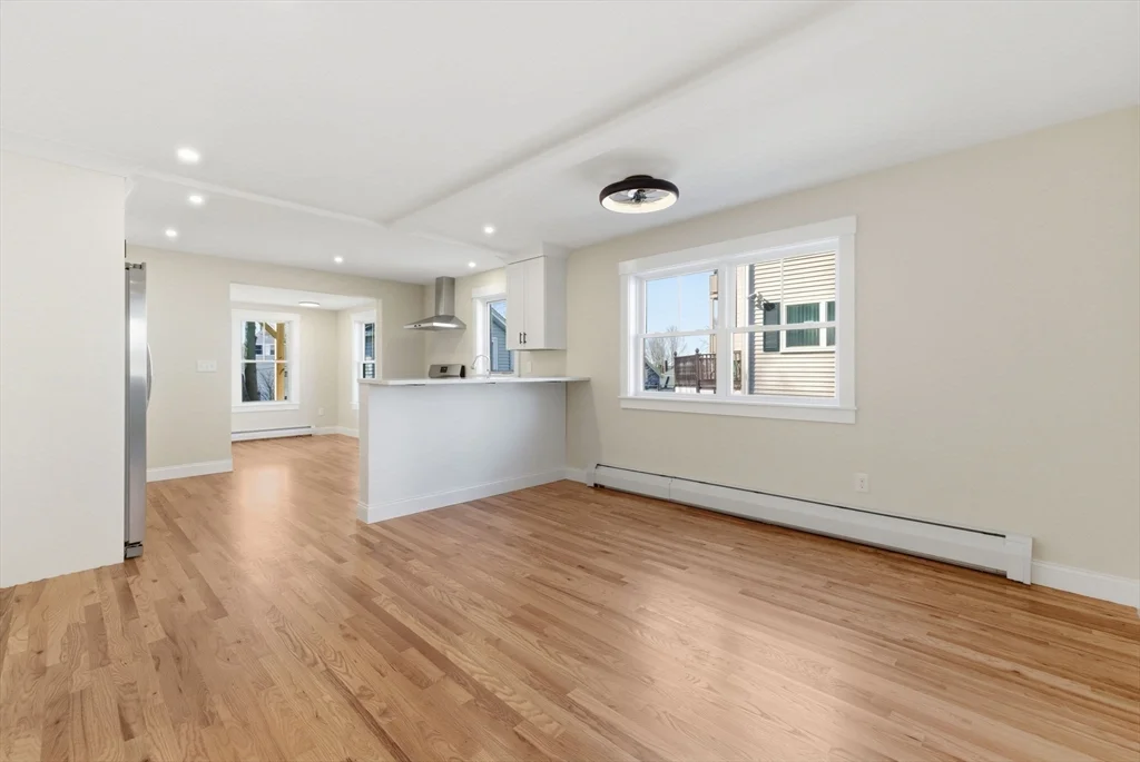 2 bed, 1 bath apartment for rent at 20 Beacon St Unit 1, Gloucester — photo 6 of 17