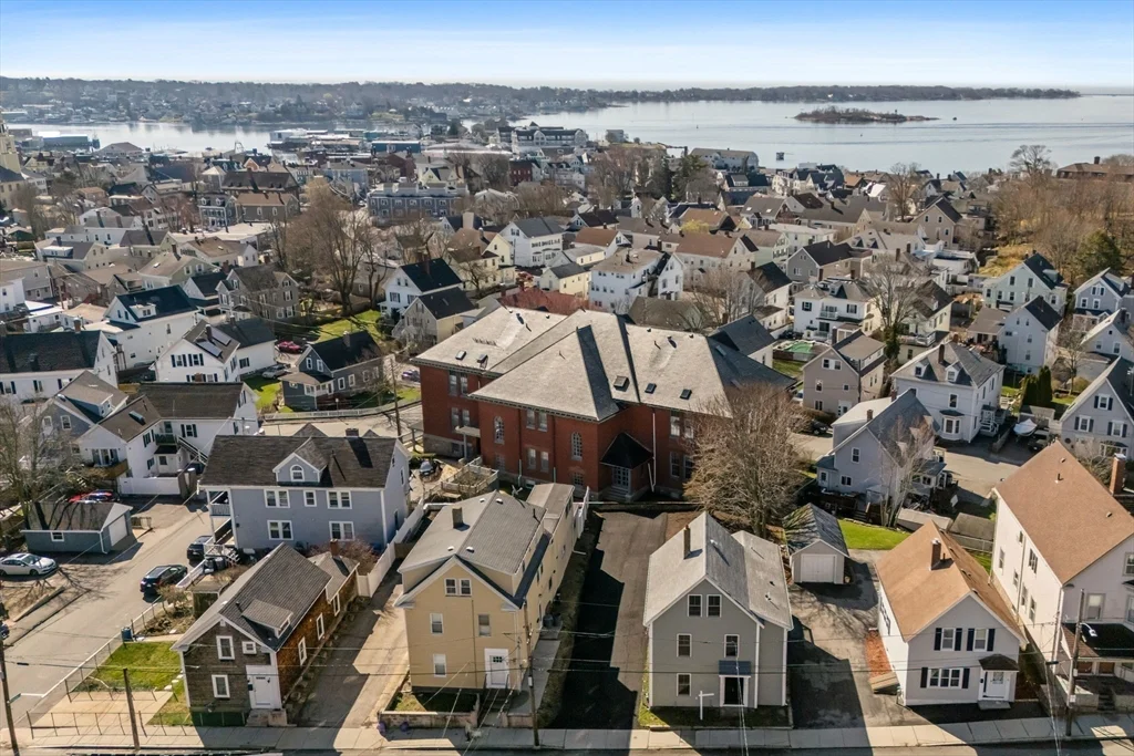 2 bed, 1 bath apartment for rent at 20 Beacon St Unit 1, Gloucester — photo 15 of 17