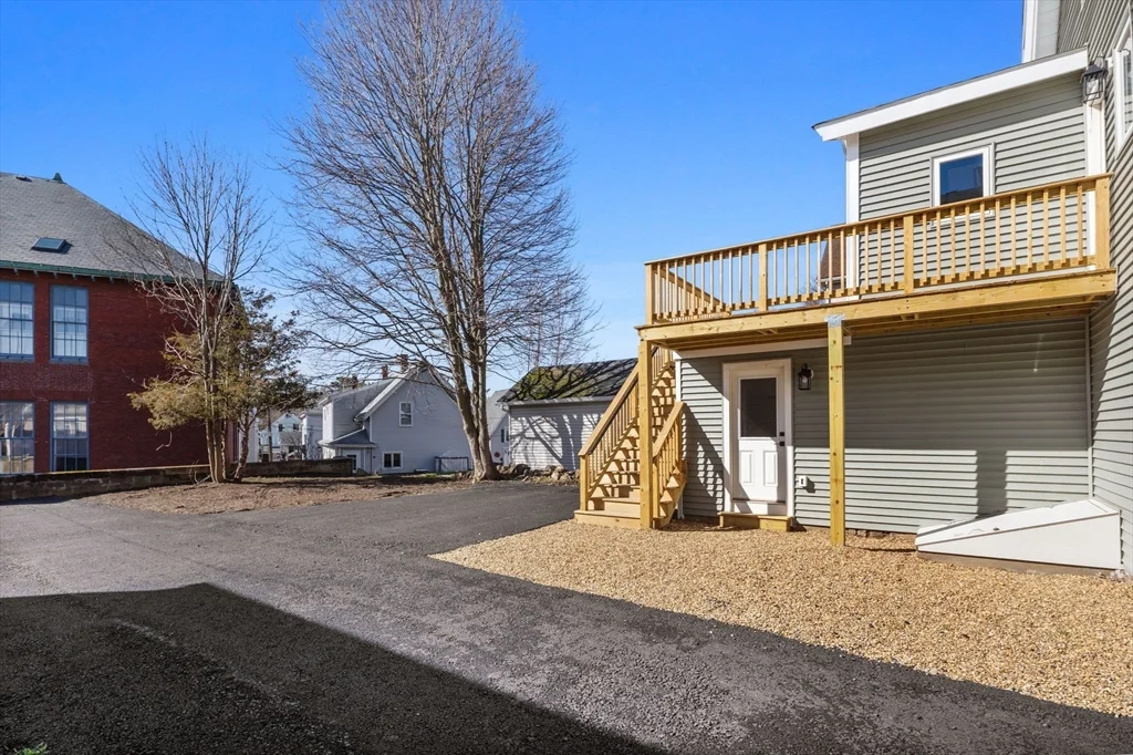 2 bed, 1 bath apartment for rent at 20 Beacon St Unit 1, Gloucester — photo 14 of 17