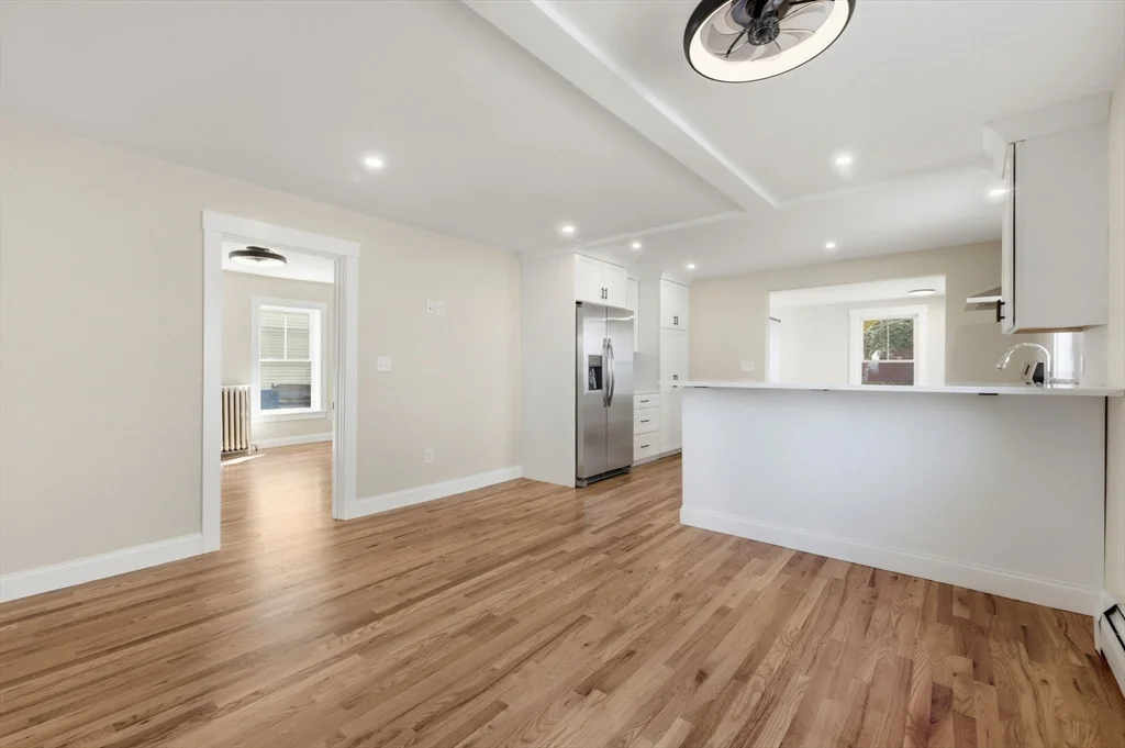 2 bed, 1 bath apartment for rent at 20 Beacon St Unit 1, Gloucester — photo 8 of 17