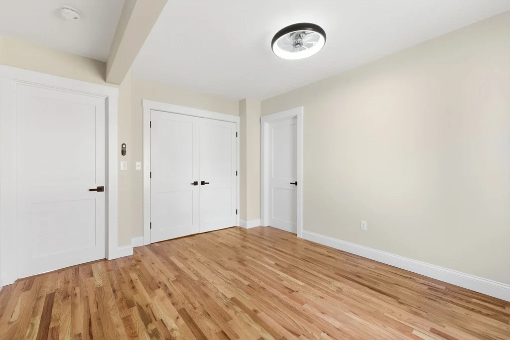 4 bed, 2 bath apartment for rent at 20 Beacon St Unit 2, Gloucester — photo 12 of 28
