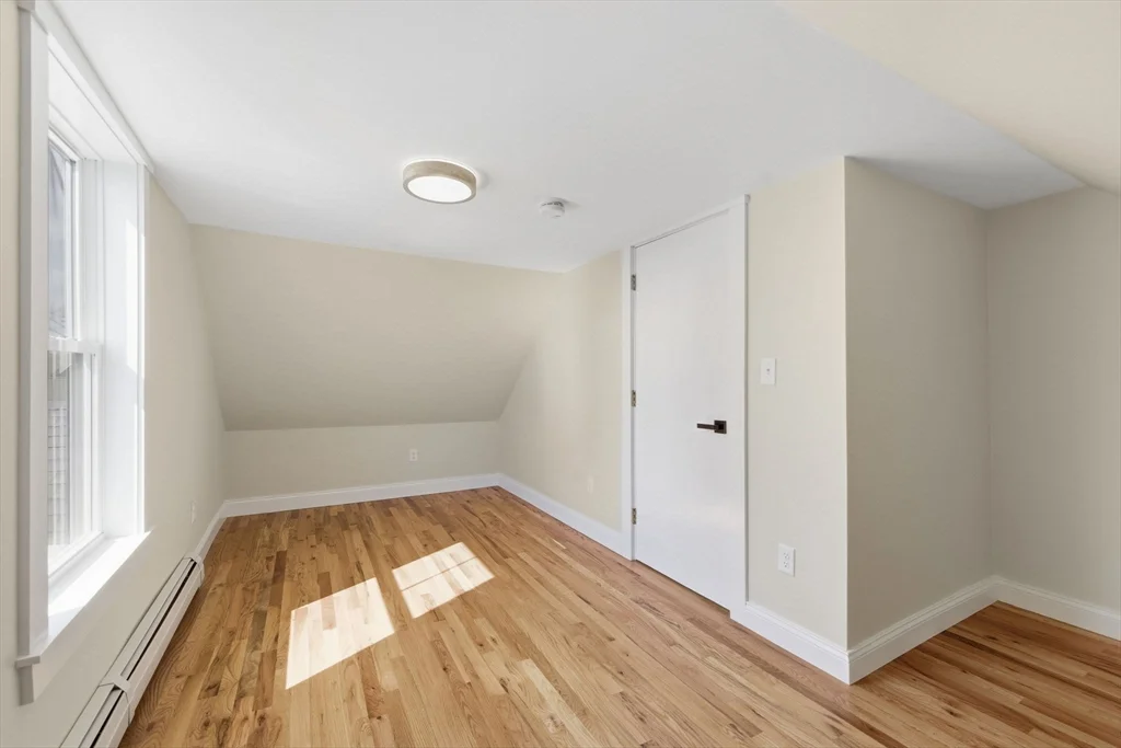 4 bed, 2 bath apartment for rent at 20 Beacon St Unit 2, Gloucester — photo 20 of 28