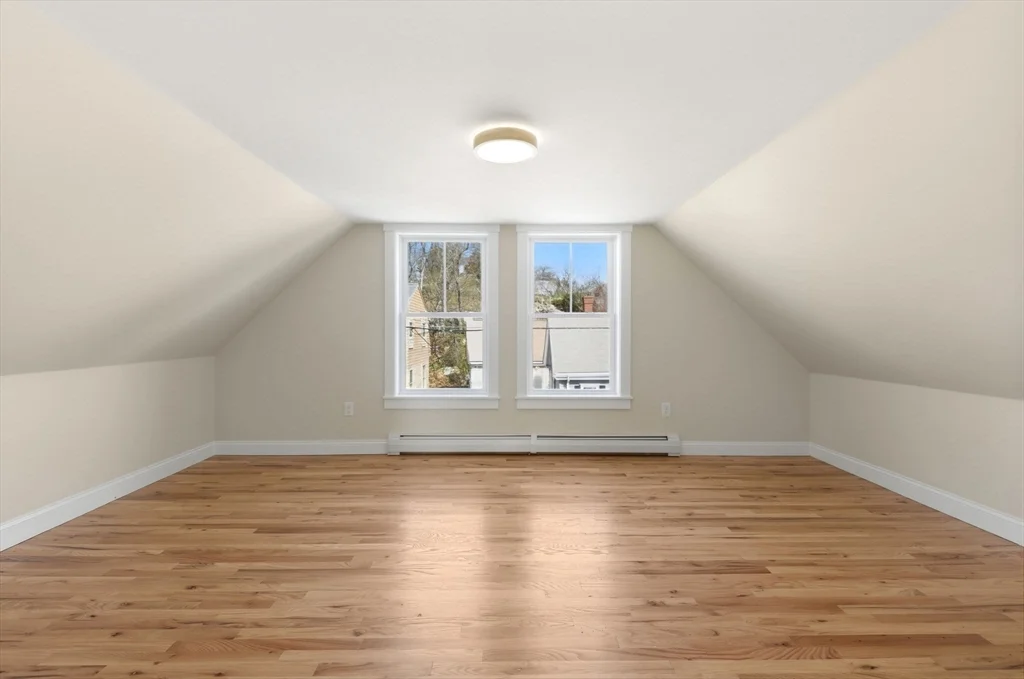 4 bed, 2 bath apartment for rent at 20 Beacon St Unit 2, Gloucester — photo 21 of 28