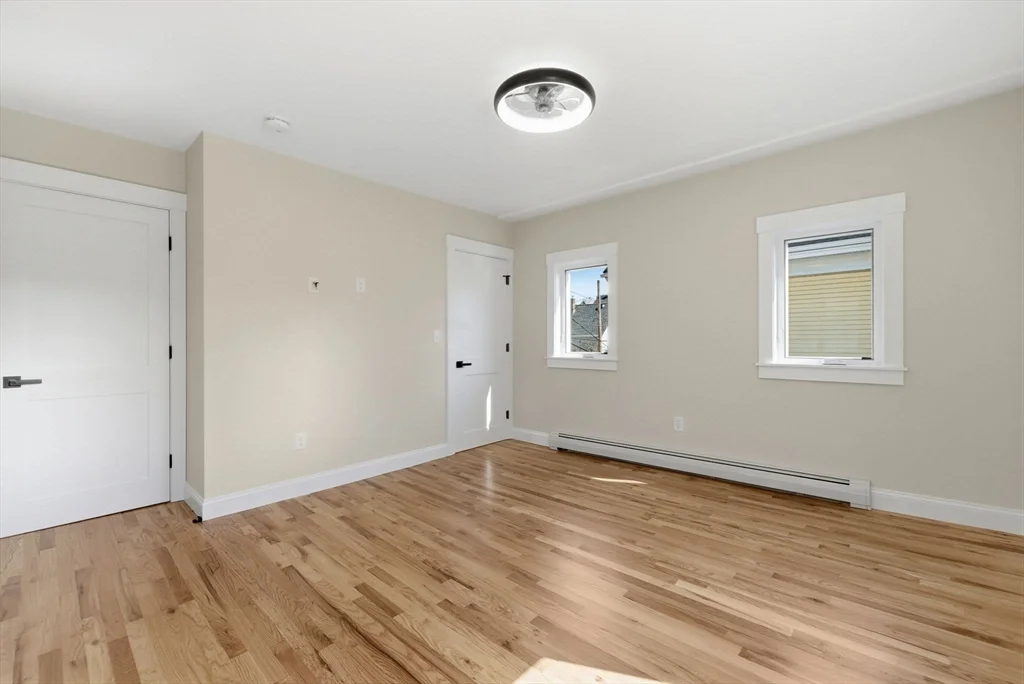 4 bed, 2 bath apartment for rent at 20 Beacon St Unit 2, Gloucester — photo 10 of 28