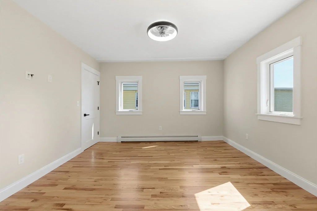 4 bed, 2 bath apartment for rent at 20 Beacon St Unit 2, Gloucester — photo 9 of 28