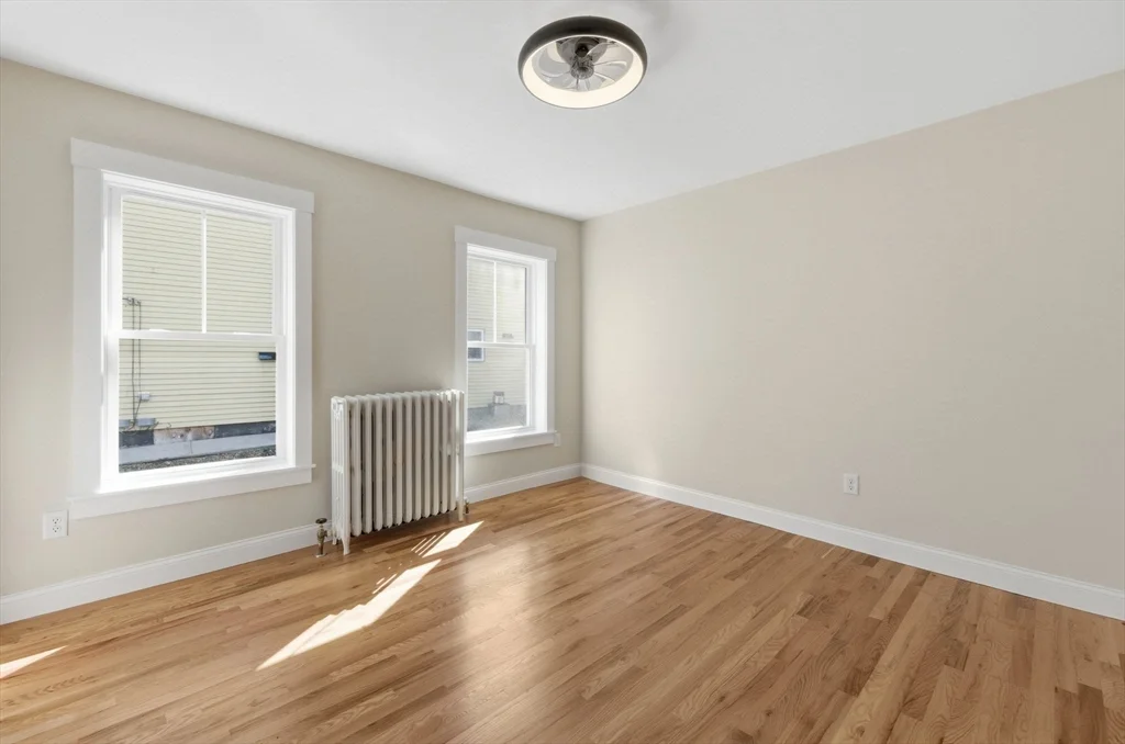 4 bed, 2 bath apartment for rent at 20 Beacon St Unit 2, Gloucester — photo 14 of 28