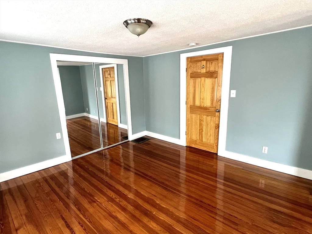 2 bed, 1 bath apartment for rent at 20 Beacon St Unit 2, Winthrop — photo 9 of 10