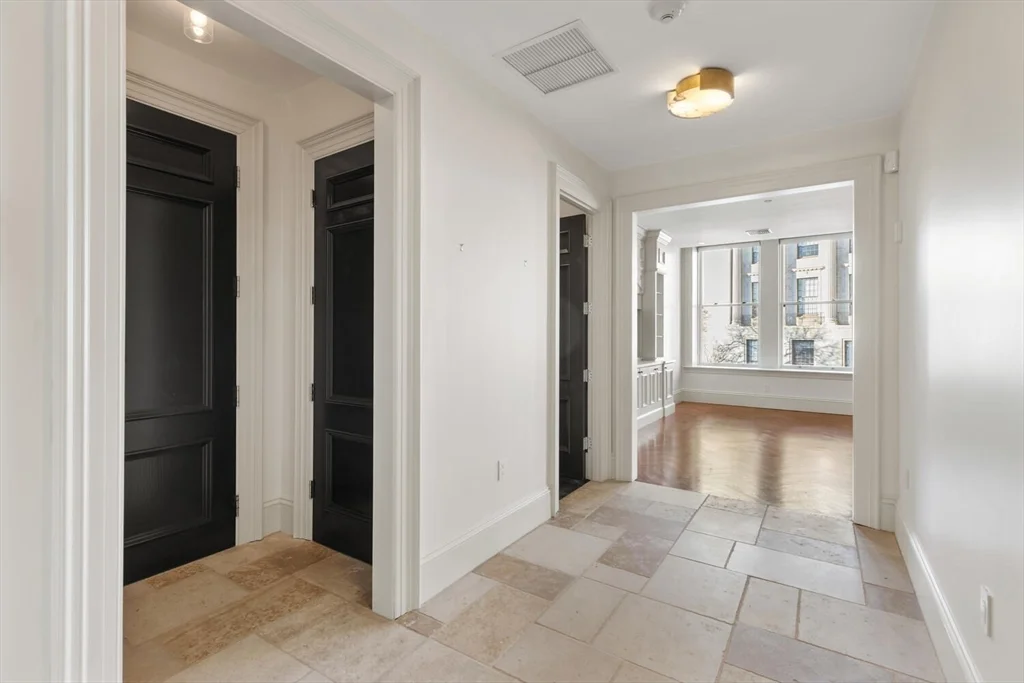 3 bed, 3 bath apartment for rent at 20 Beacon St Unit 4, Boston Downtown — photo 22 of 24