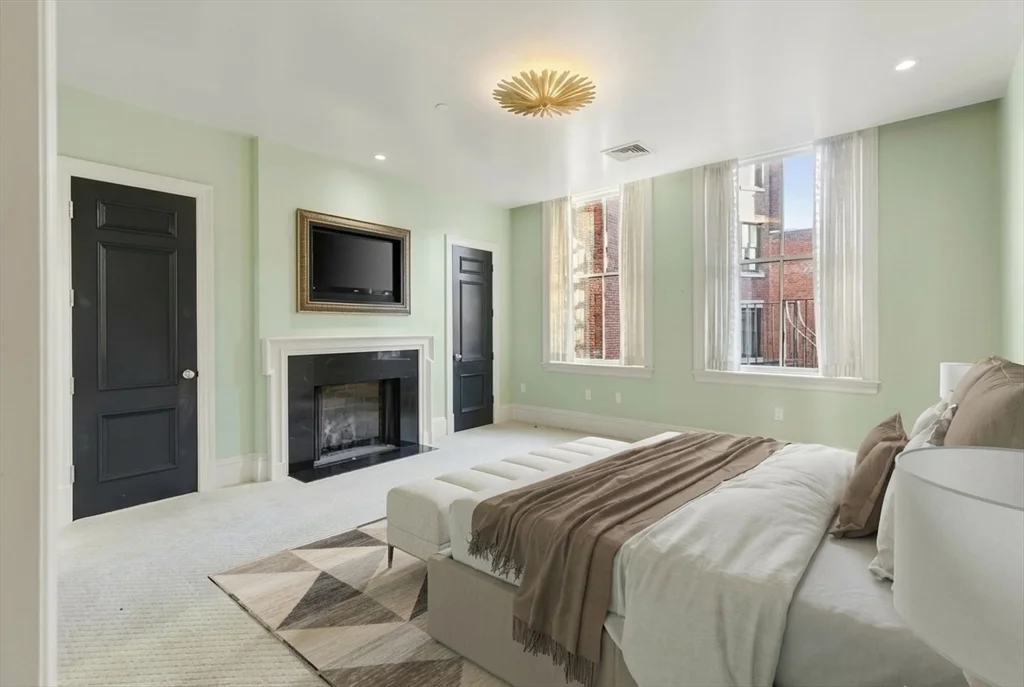 3 bed, 3 bath apartment for rent at 20 Beacon St Unit 4, Boston Downtown — photo 13 of 24