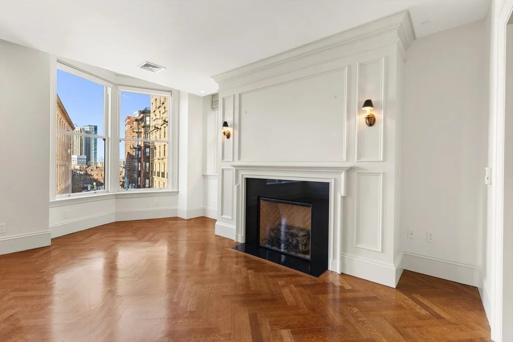 3 bed, 3 bath apartment for rent at 20 Beacon St Unit 4, Boston Downtown — photo 6 of 24
