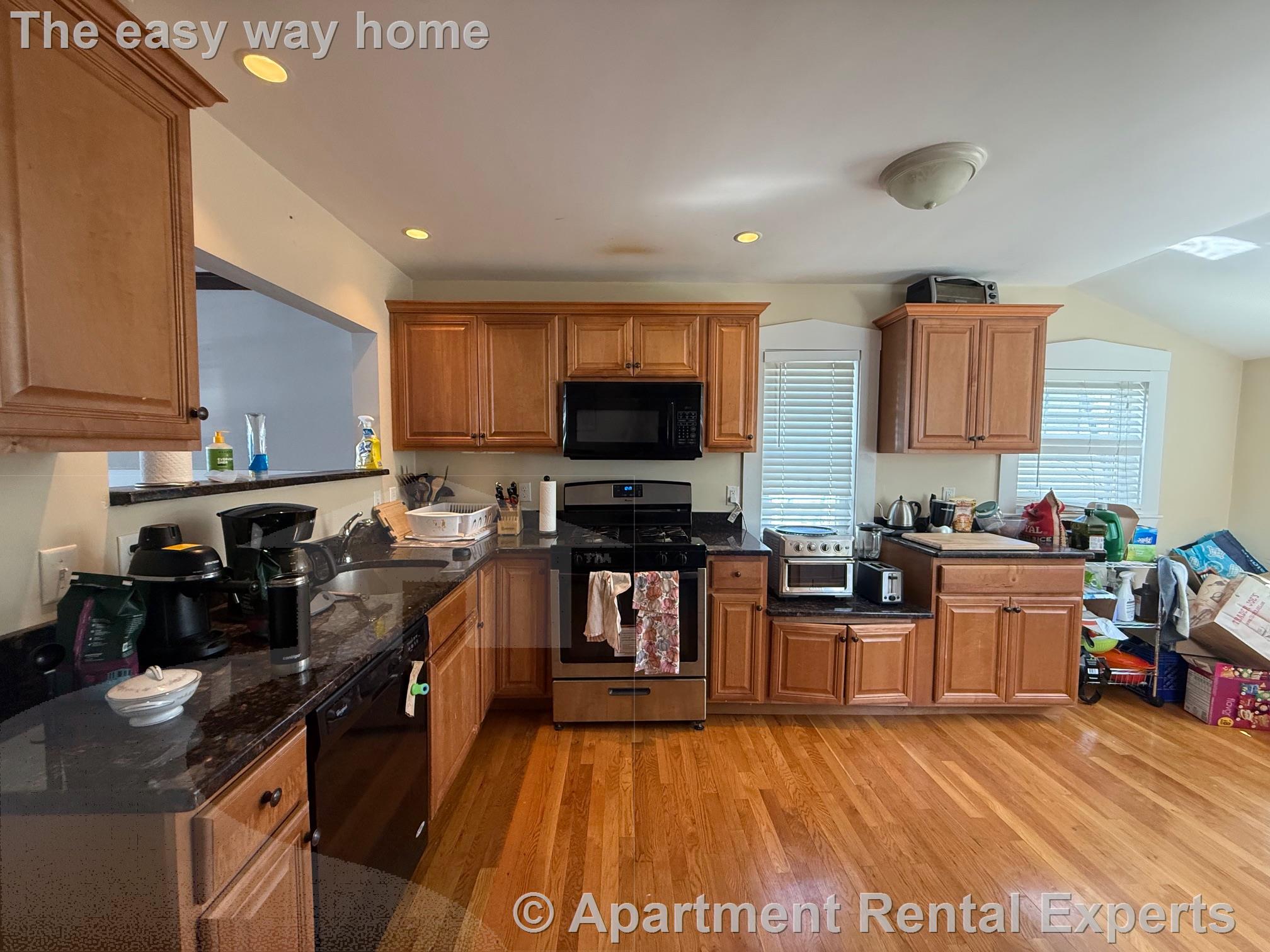 3 bed, 2 bath apartment for rent at 20 Bellevue St, Tufts