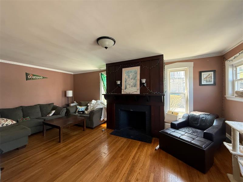 3 bed, 2 bath apartment for rent at 20 Bellevue St Unit 1, Medford — photo 3 of 10