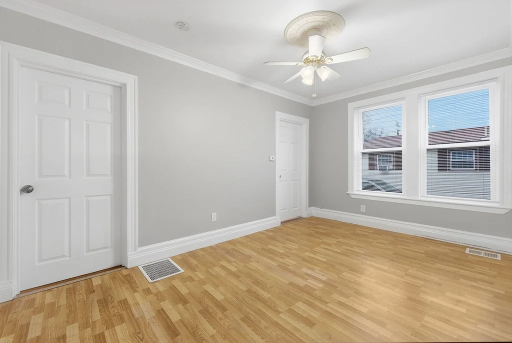 3 bed, 1 bath apartment for rent at 20 Bennett Unit 1L, Beverly — photo 8 of 22