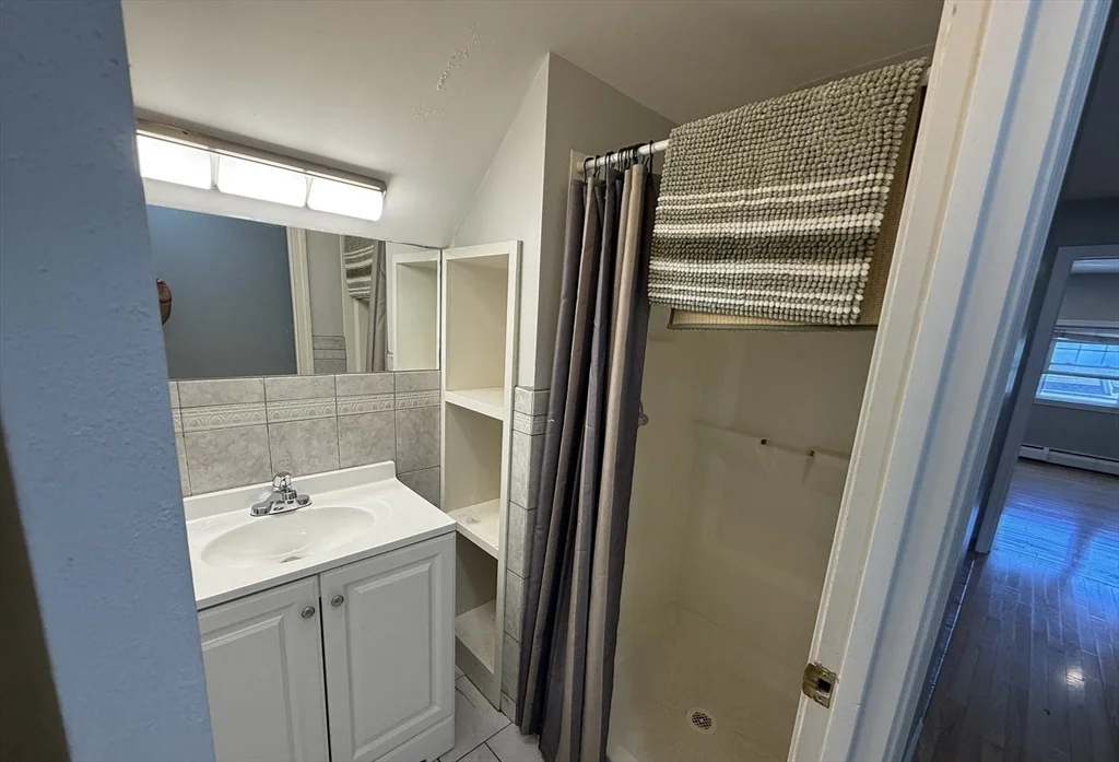 5 bed, 2 bath apartment for rent at 20 Benton Rd Unit 2, Tufts University — photo 22 of 24