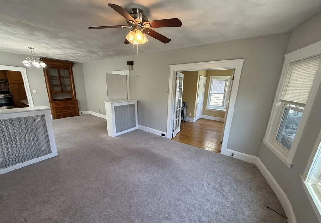 5 bed, 2 bath apartment for rent at 20 Benton Rd Unit 2, Tufts University — photo 3 of 24