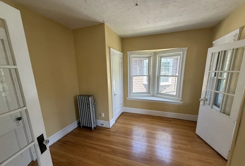 5 bed, 2 bath apartment for rent at 20 Benton Rd Unit 2, Tufts University — photo 6 of 24