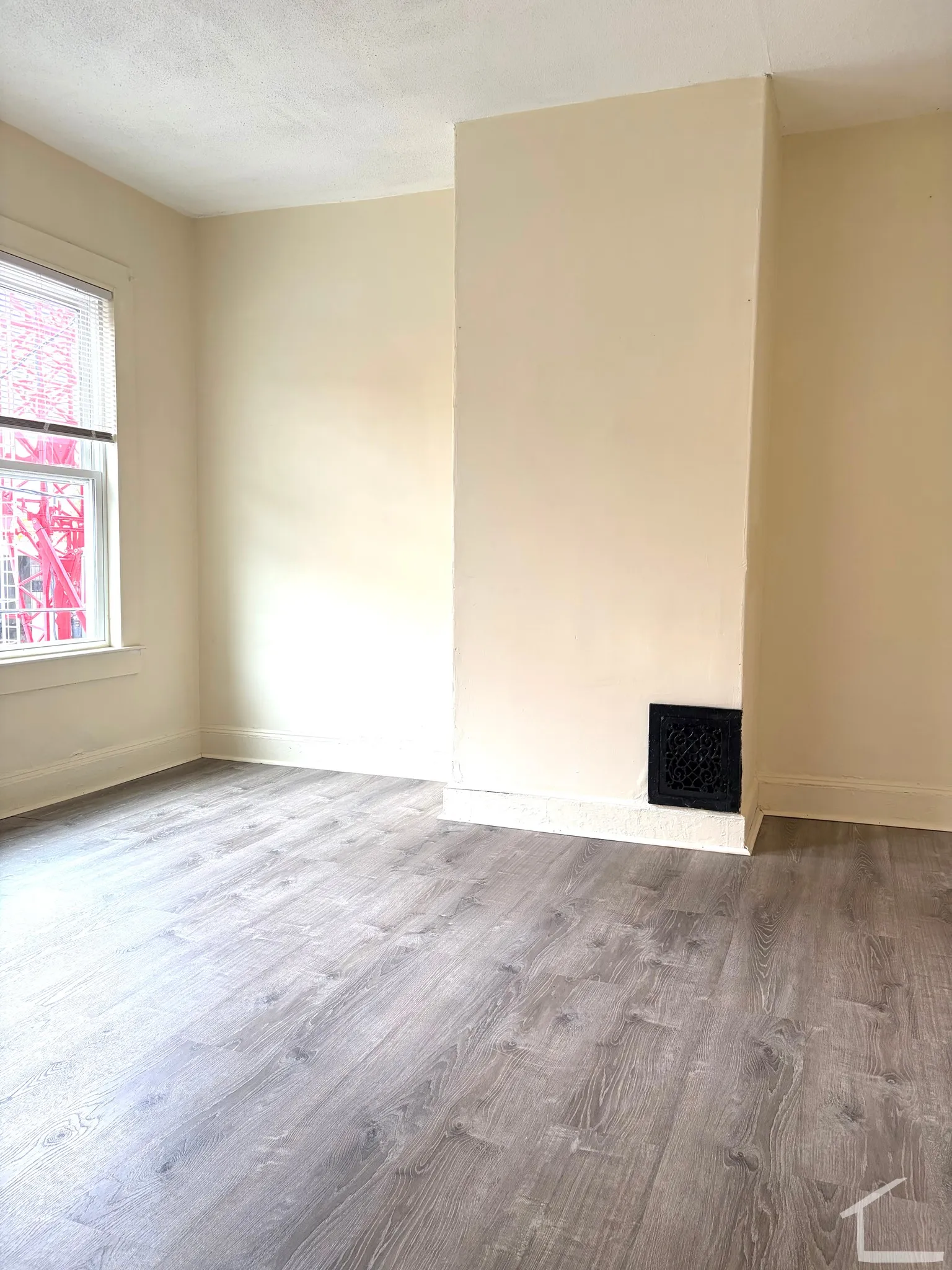 3.5 bed, 1 bath apartment for rent at 20 Blaine St Unit 0, Allston — photo 5 of 7