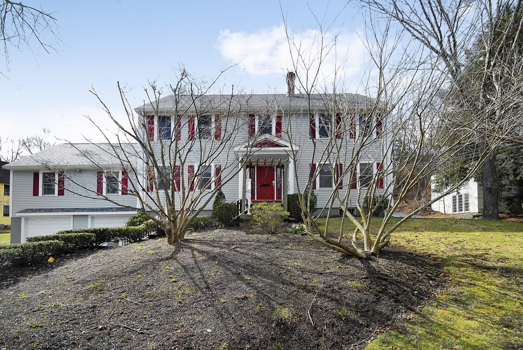 5 bed, 4+ bath apartment for rent at 20 Blossom St, Lexington — photo 2 of 17