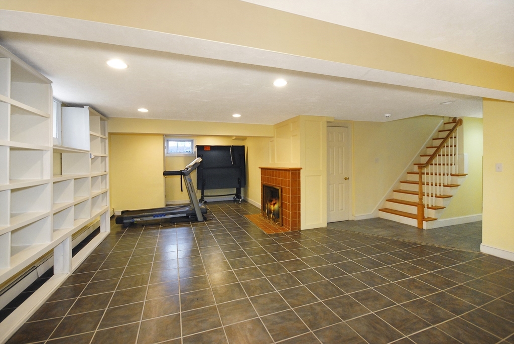 5 bed, 4+ bath apartment for rent at 20 Blossom St, Lexington — photo 17 of 17