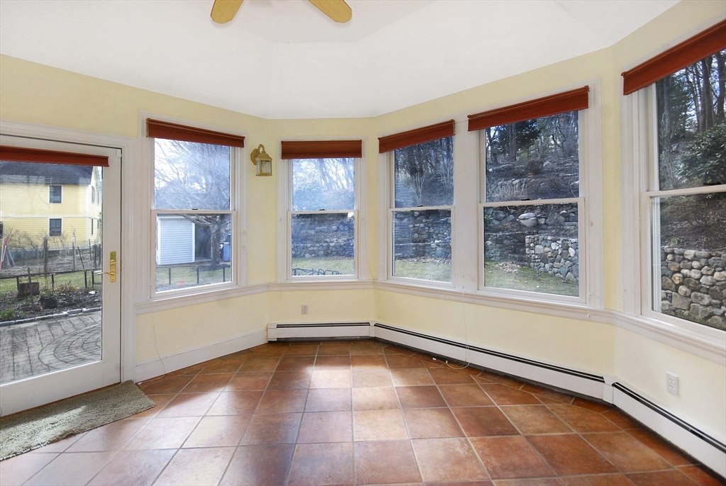 5 bed, 4+ bath apartment for rent at 20 Blossom St, Lexington — photo 7 of 17