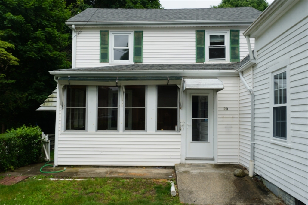 3 bed, 1 bath apartment for rent at 20 Bolton Pl Unit 1, Bridgewater — photo 2 of 24