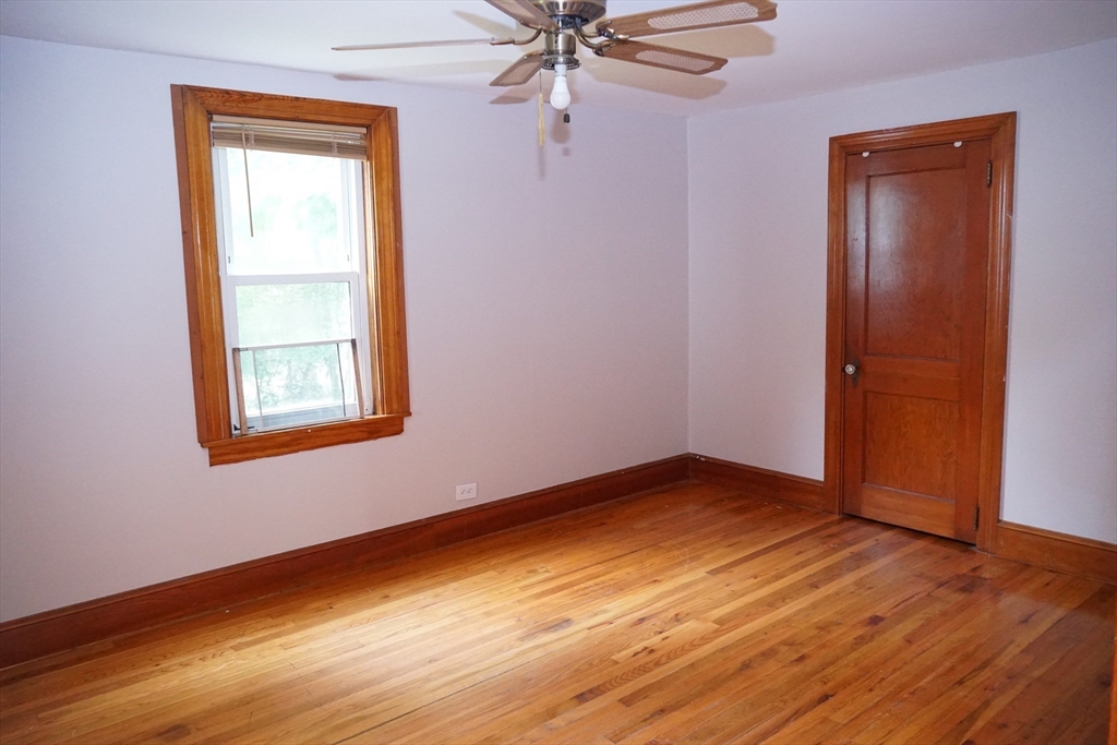 3 bed, 1 bath apartment for rent at 20 Bolton Pl Unit 1, Bridgewater — photo 12 of 24