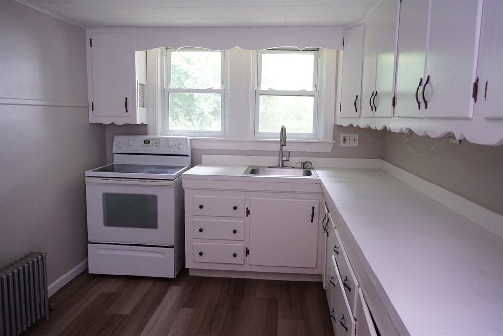 3 bed, 1 bath apartment for rent at 20 Bolton Pl Unit 1, Bridgewater — photo 6 of 24
