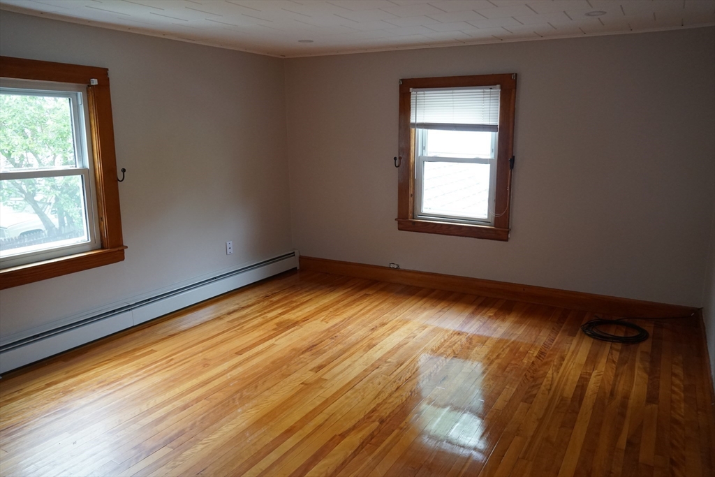 3 bed, 1 bath apartment for rent at 20 Bolton Pl Unit 1, Bridgewater — photo 17 of 24