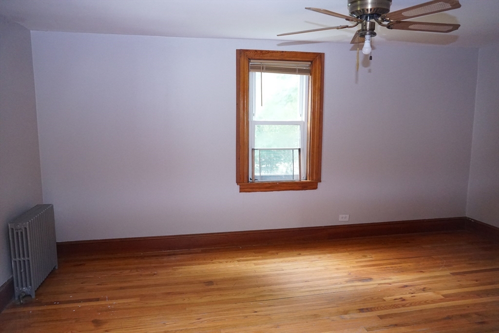 3 bed, 1 bath apartment for rent at 20 Bolton Pl Unit 1, Bridgewater — photo 15 of 24