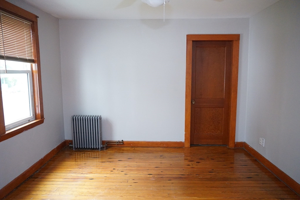 3 bed, 1 bath apartment for rent at 20 Bolton Pl Unit 1, Bridgewater — photo 11 of 24