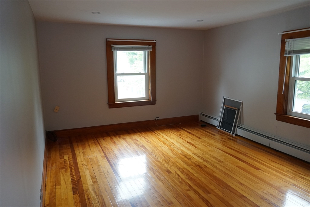 3 bed, 1 bath apartment for rent at 20 Bolton Pl Unit 1, Bridgewater — photo 19 of 24
