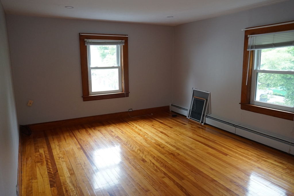 3 bed, 1 bath apartment for rent at 20 Bolton Pl Unit 1, Bridgewater — photo 20 of 24