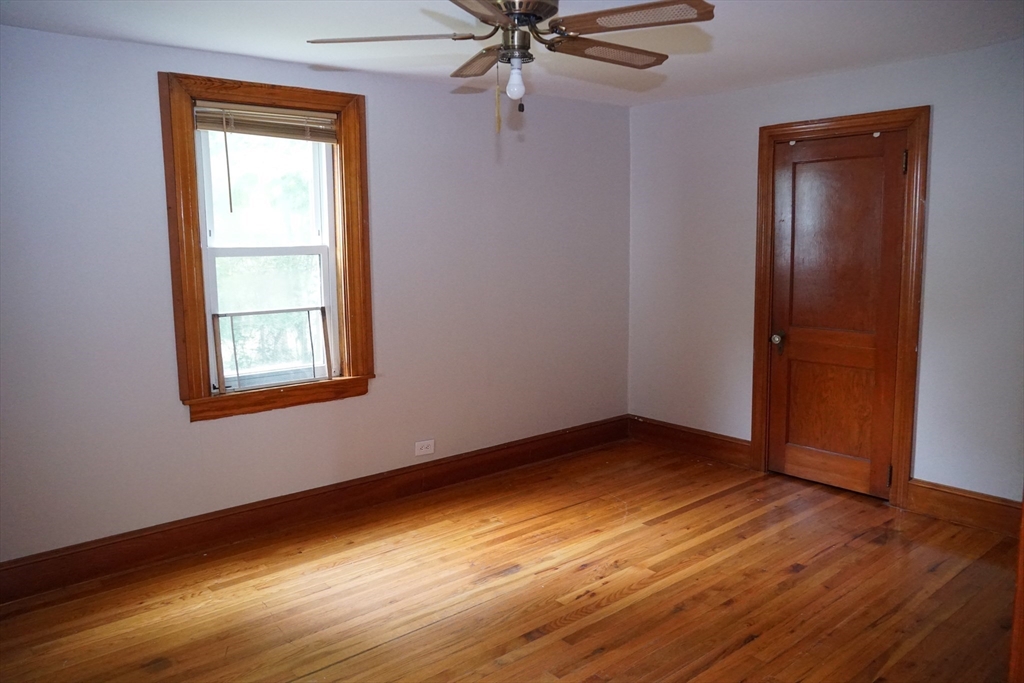 3 bed, 1 bath apartment for rent at 20 Bolton Pl Unit 1, Bridgewater — photo 14 of 24