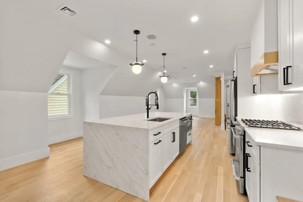 3 bed, 2 bath apartment for rent at 20 Boylston St Unit 3, Jamaica Plain — photo 4 of 12