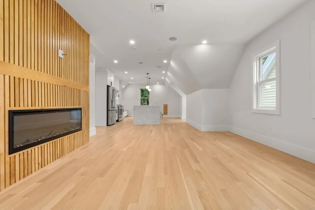 3 bed, 2 bath apartment for rent at 20 Boylston St Unit 3, Jamaica Plain — photo 6 of 12