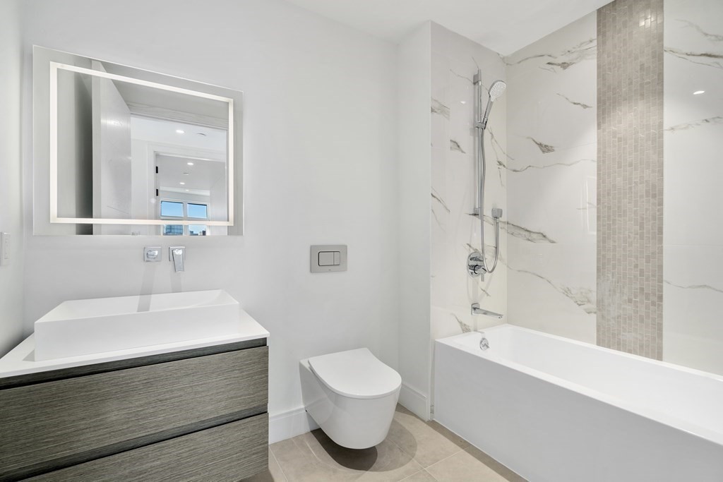 4 bed, 4+ bath apartment for rent at 20 Boylston St Unit 4&5, Brookline Village — photo 10 of 21
