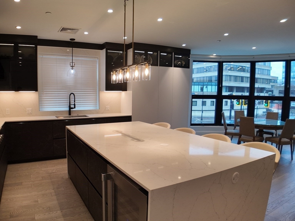 4 bed, 4+ bath apartment for rent at 20 Boylston St Unit 4&5, Brookline Village — photo 4 of 21