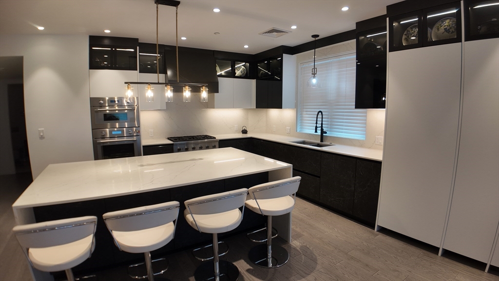 4 bed, 4+ bath apartment for rent at 20 Boylston St Unit 4&5, Brookline Village — photo 6 of 21