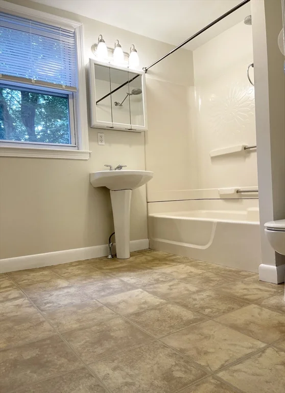 2 bed, 1 bath apartment for rent at 20 Boylston St Unit 4, Lowell — photo 10 of 10