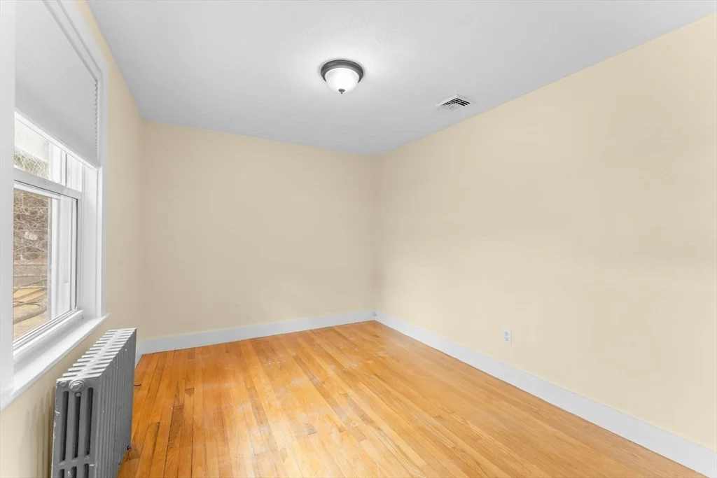 4 bed, 2 bath apartment for rent at 20 Brae Rd, Wollaston — photo 21 of 30