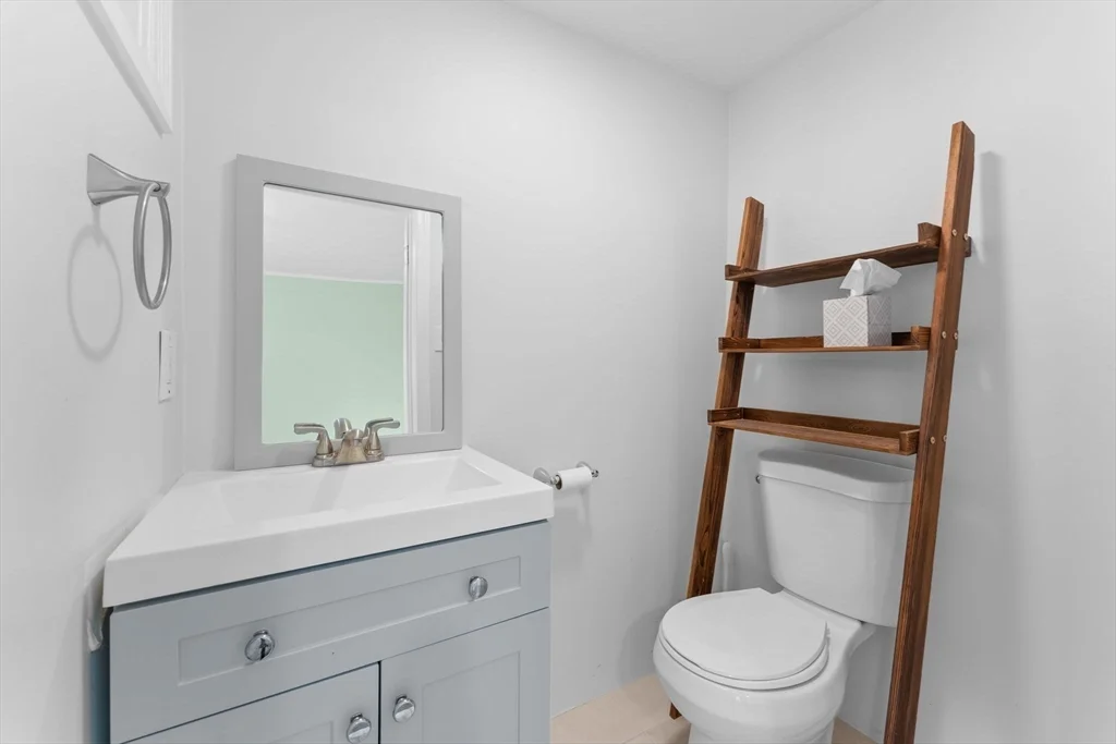 4 bed, 2 bath apartment for rent at 20 Brae Rd, Wollaston — photo 15 of 30